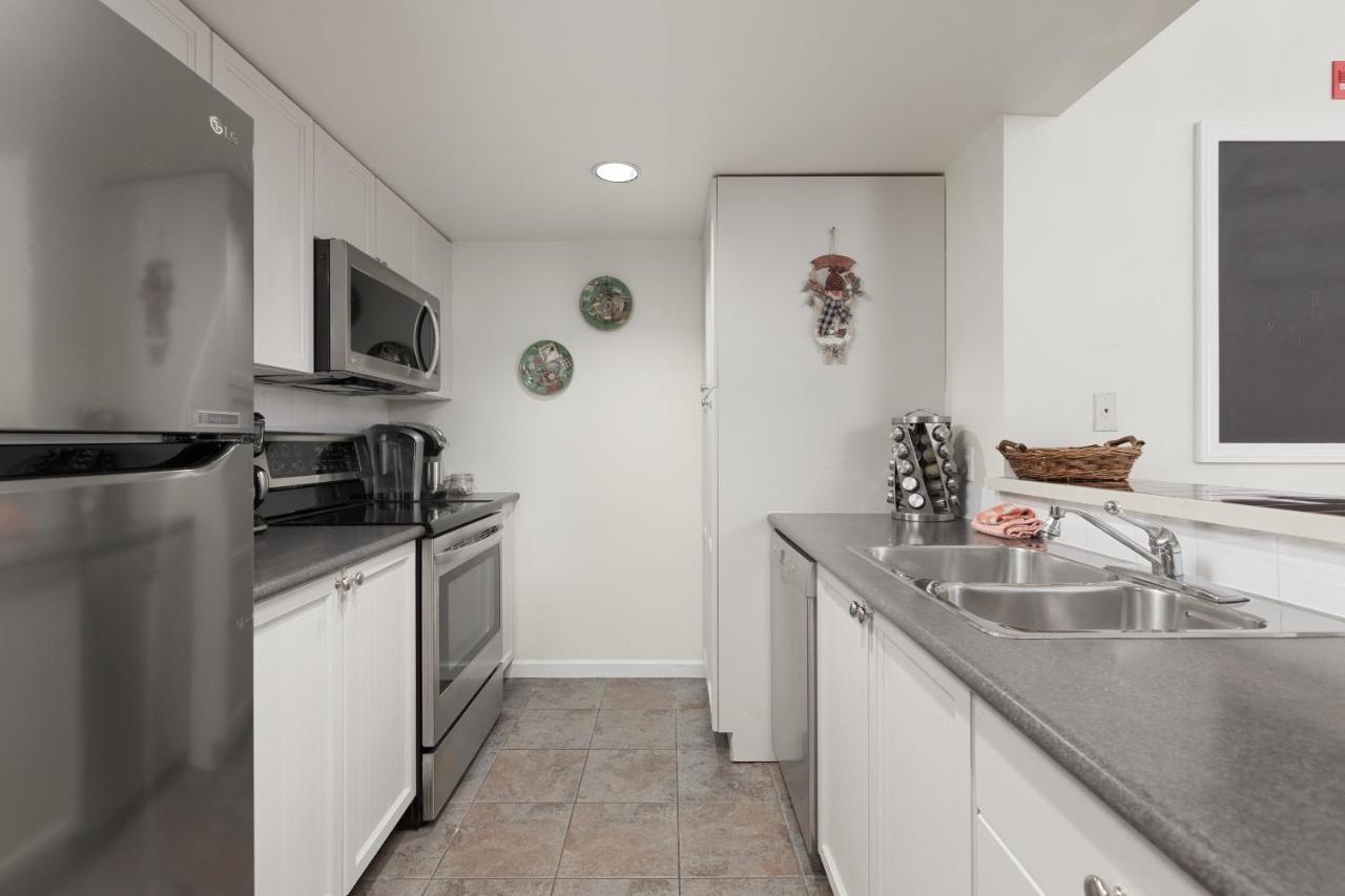 Tyndall Stone Lodge By Cozystay Signature Whistler Eksteriør billede