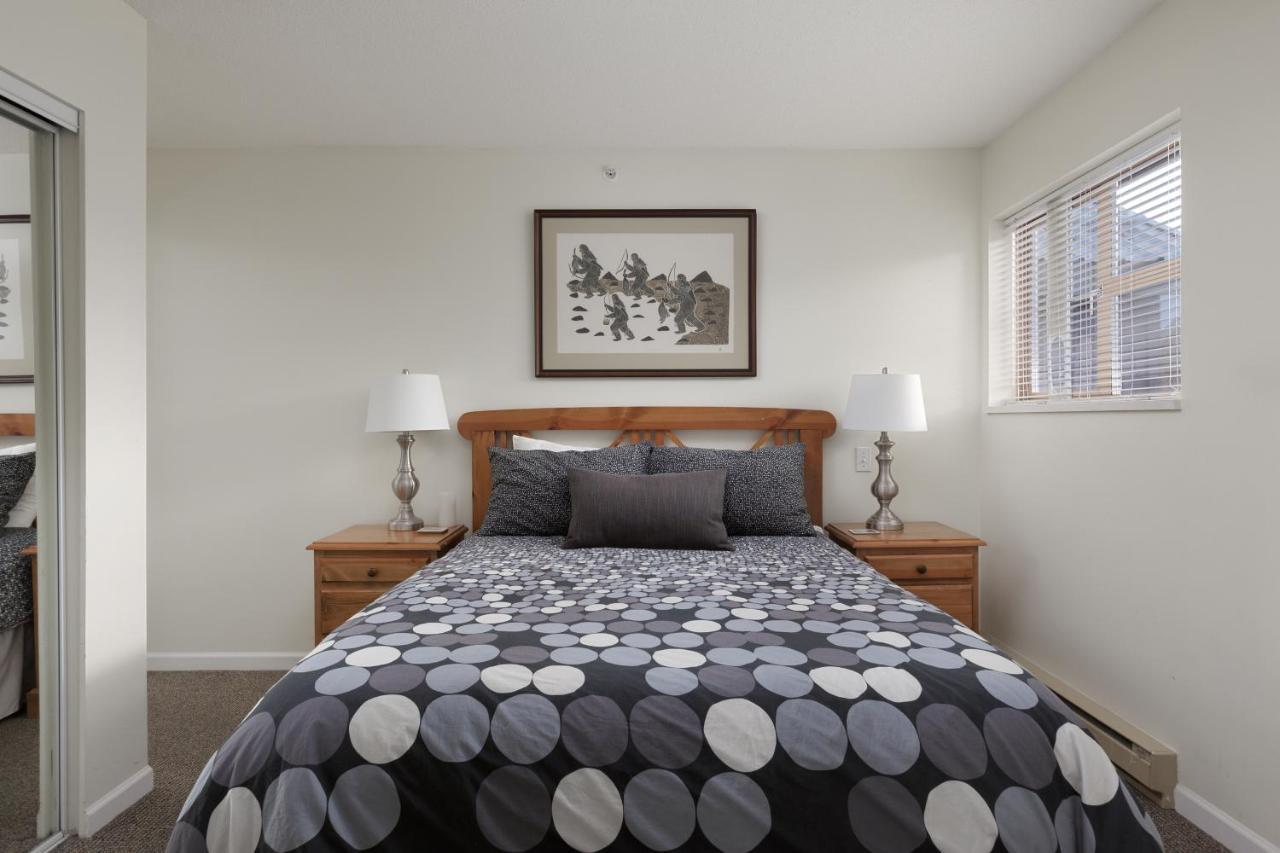 Tyndall Stone Lodge By Cozystay Signature Whistler Eksteriør billede