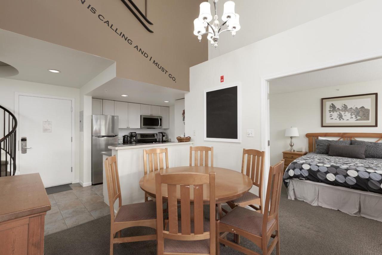 Tyndall Stone Lodge By Cozystay Signature Whistler Eksteriør billede