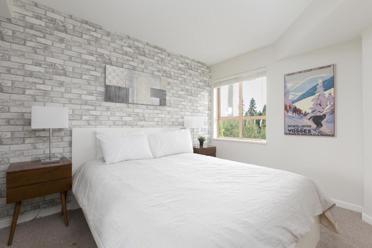 Tyndall Stone Lodge By Cozystay Signature Whistler Eksteriør billede