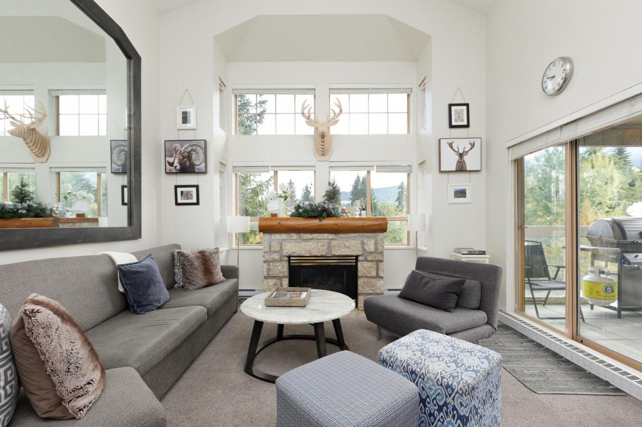 Tyndall Stone Lodge By Cozystay Signature Whistler Eksteriør billede