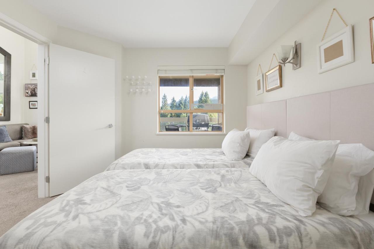 Tyndall Stone Lodge By Cozystay Signature Whistler Eksteriør billede