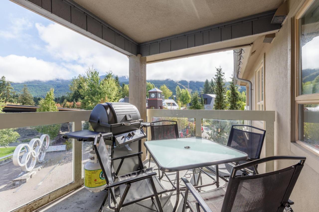 Tyndall Stone Lodge By Cozystay Signature Whistler Eksteriør billede