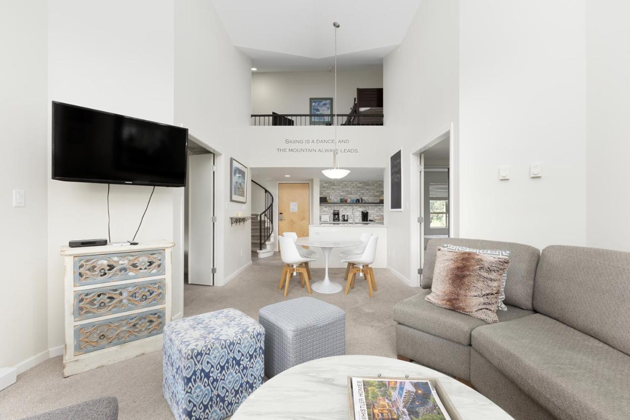 Tyndall Stone Lodge By Cozystay Signature Whistler Eksteriør billede