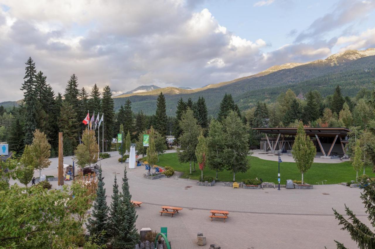 Tyndall Stone Lodge By Cozystay Signature Whistler Eksteriør billede