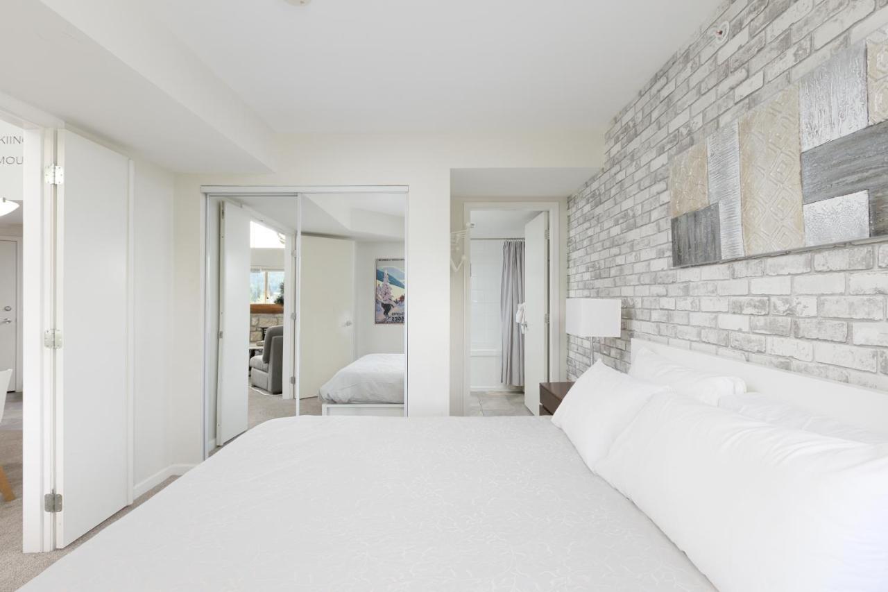 Tyndall Stone Lodge By Cozystay Signature Whistler Eksteriør billede