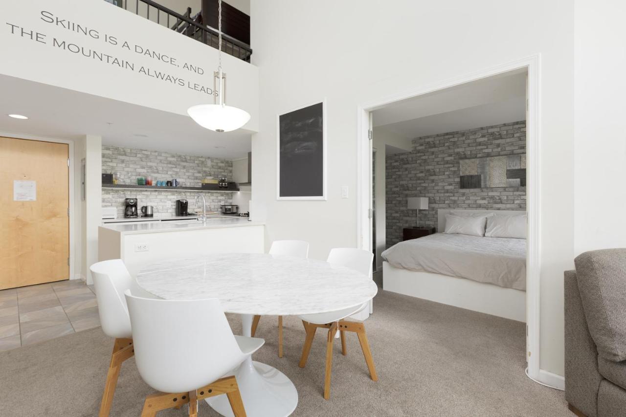 Tyndall Stone Lodge By Cozystay Signature Whistler Eksteriør billede