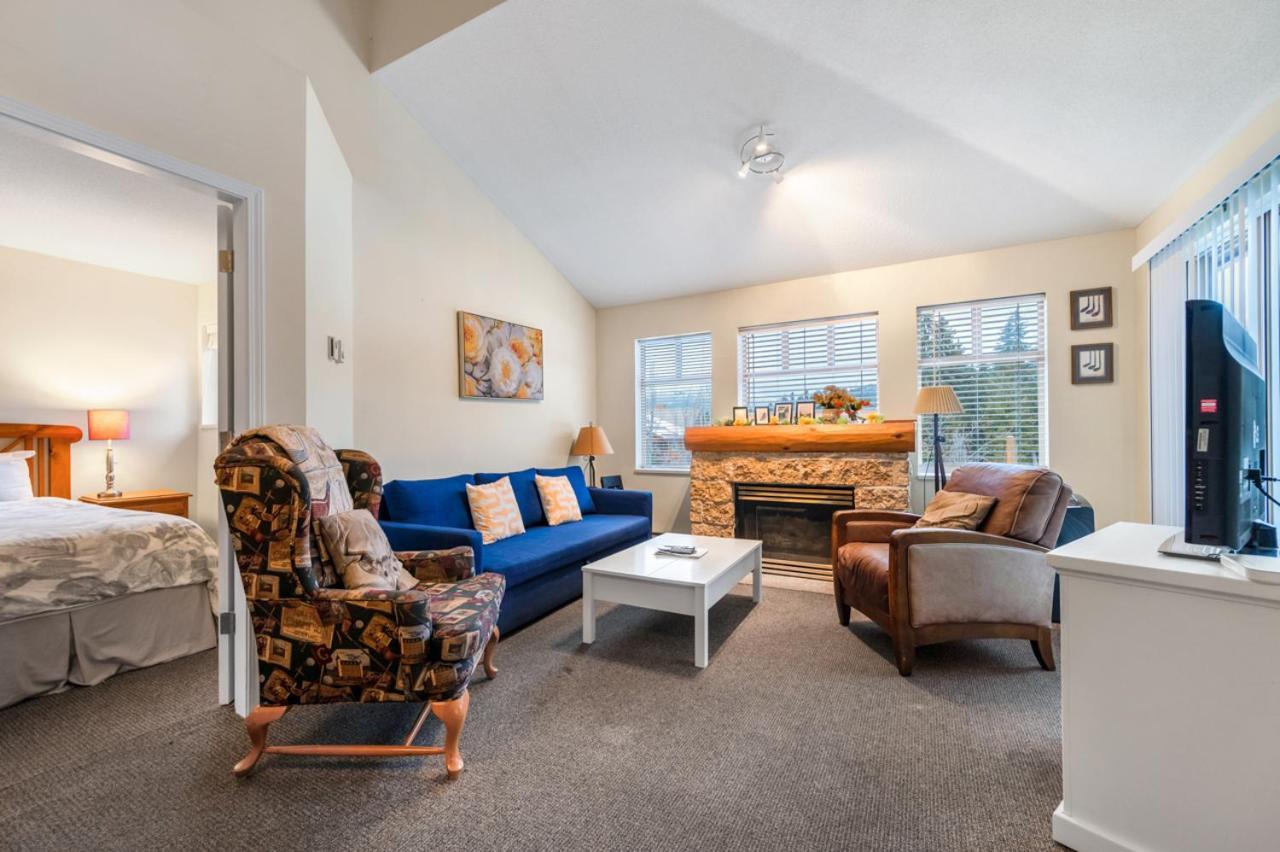 Tyndall Stone Lodge By Cozystay Signature Whistler Eksteriør billede