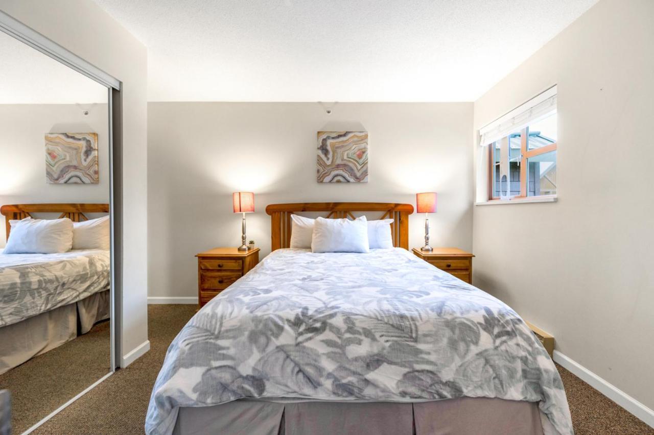 Tyndall Stone Lodge By Cozystay Signature Whistler Eksteriør billede