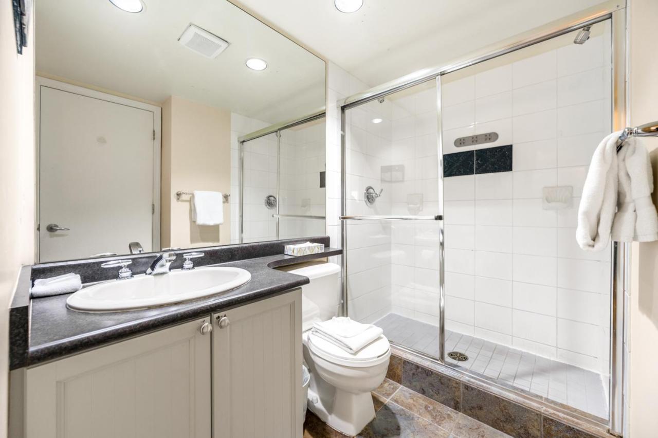 Tyndall Stone Lodge By Cozystay Signature Whistler Eksteriør billede
