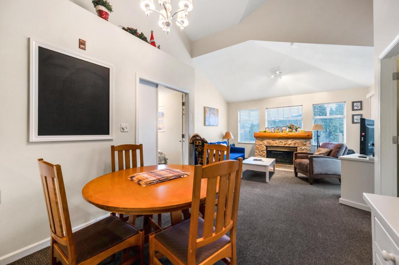 Tyndall Stone Lodge By Cozystay Signature Whistler Eksteriør billede